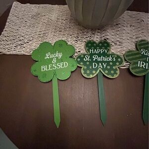 Green Shamrock Garden Stakes
